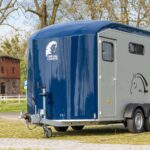 Remorque pour chevaux en polyester, série Ecuestre, 3000 x 1600 x 2040 mm | 1600 kg